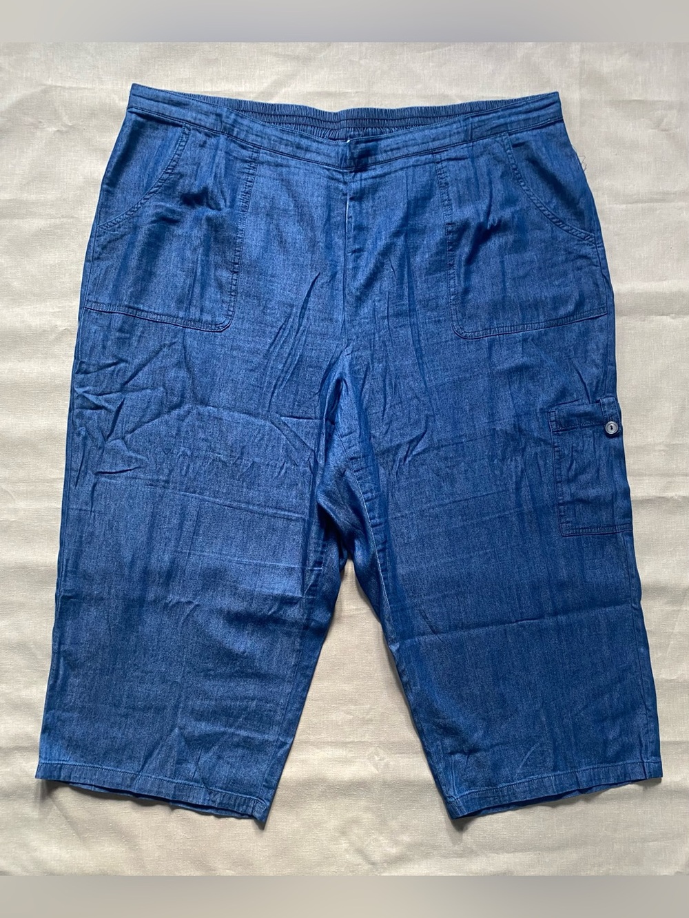 Alfred Dunner Woman Size 22W Blue Chambray Capri Pants Elastic Waist Cargo